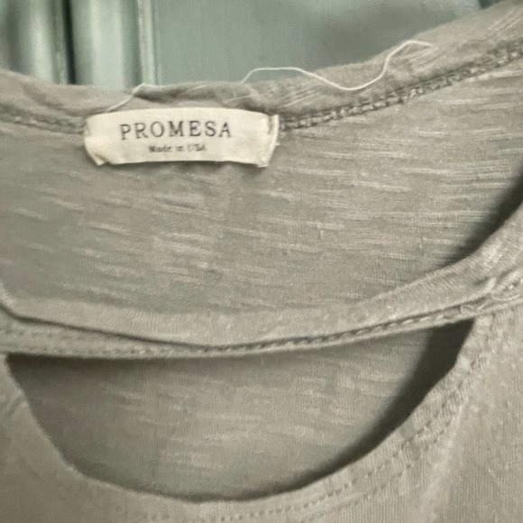 Ladies size Large lashes lips makeup face Promesa distressed t-shirt - Picture 3 of 3